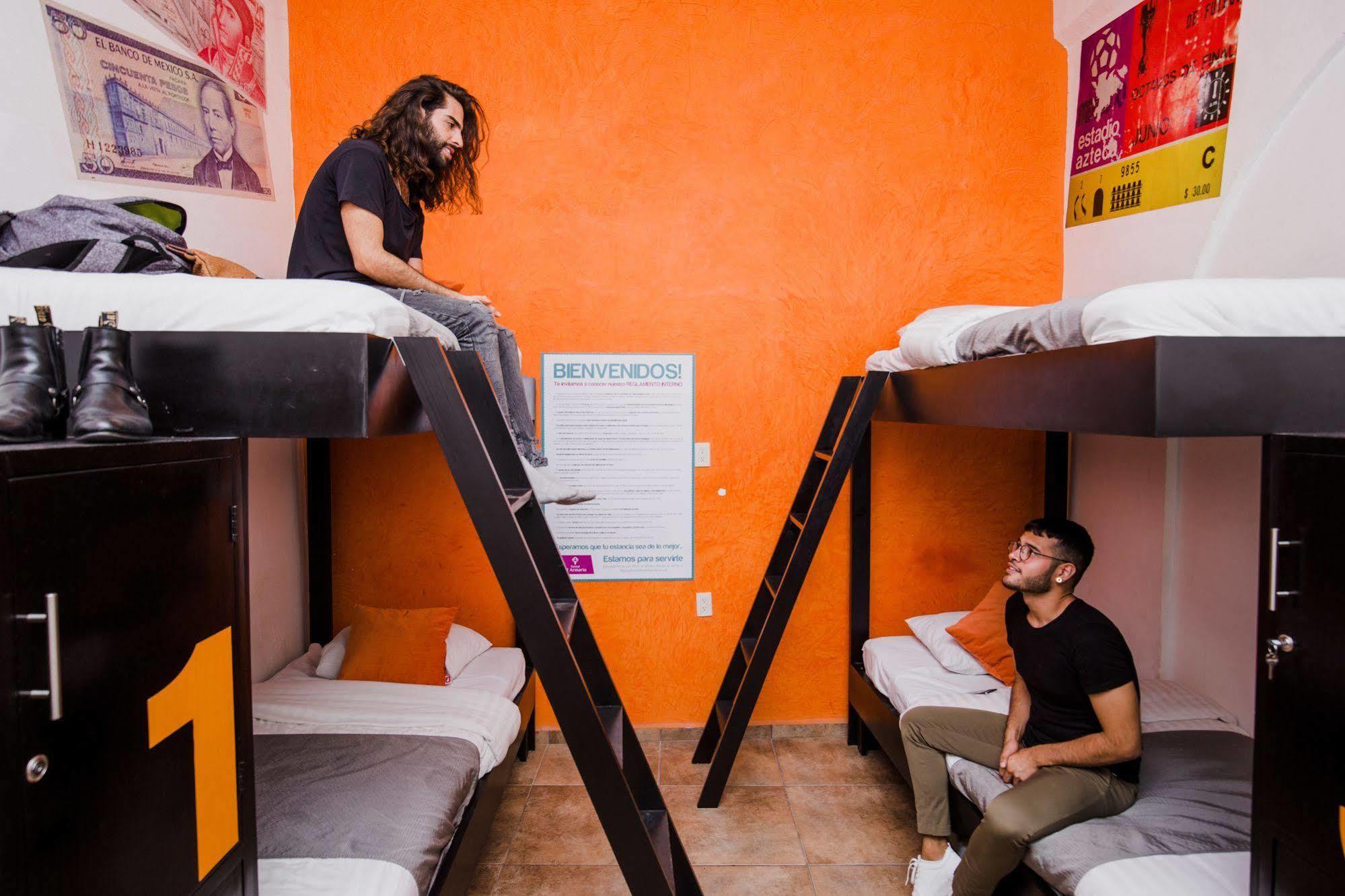Hostal El Armario Леон Экстерьер фото